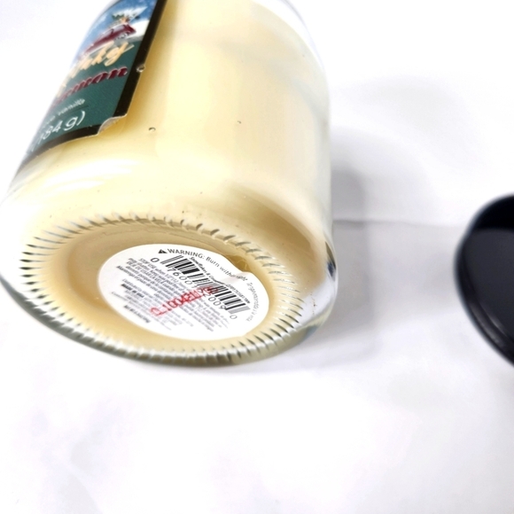 Candle Lite Snowflakes and Cinnamon Candle 6.5 oz - Picture 3 of 3